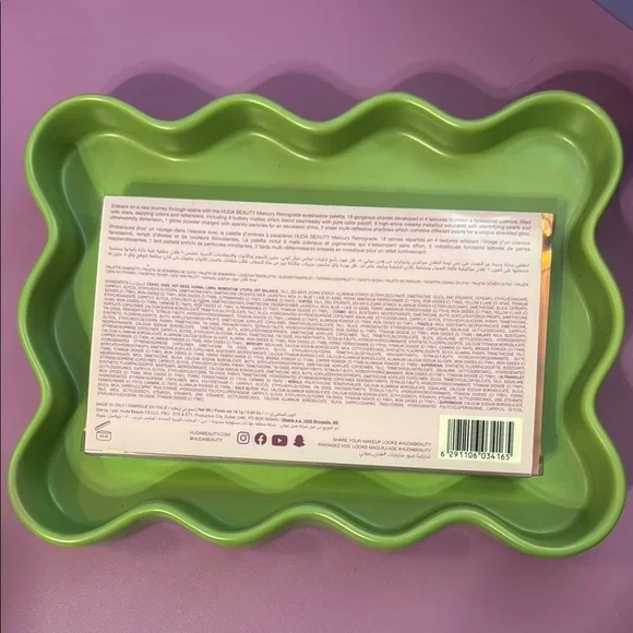 HUDA BEAUTY Mercury Retrograde Palette with Pastel Hues - Picture 2 of 5